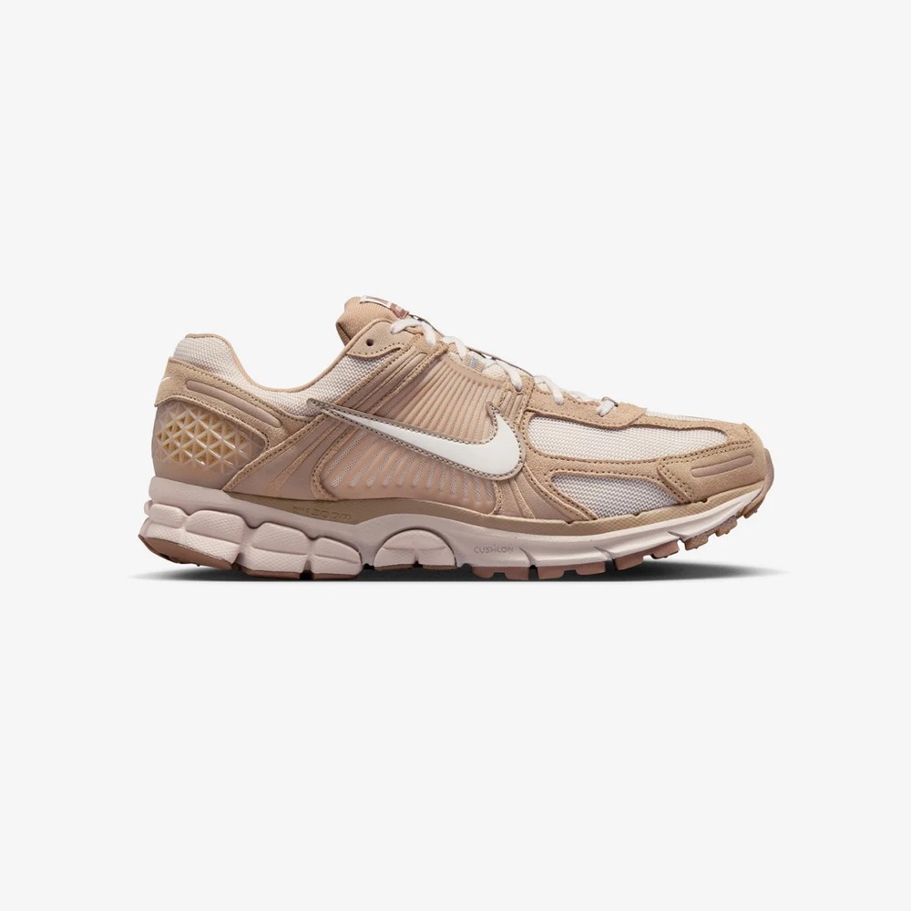 Nike Zoom Vomero 5 size 9.5